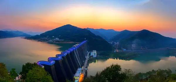 安徽明堂山景區門票_安徽明堂山旅游攻略_安徽明堂山風景區游玩攻略