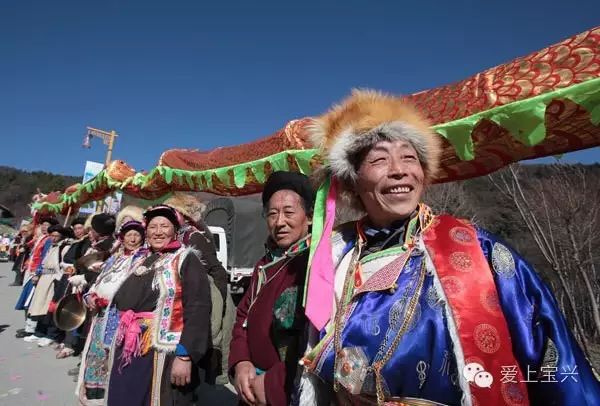 川西自駕游大環(huán)線路書_川西大環(huán)線旅游攻略自駕游_川西大環(huán)游線路