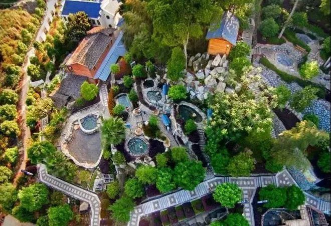 七疊溫泉游玩攻略_疊巖湯泉怎么樣_疊水灣溫泉