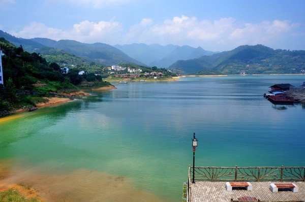 黃草鎮景點攻略_去黃草鎮哪里住宿好_東江湖黃草鎮旅游攻略