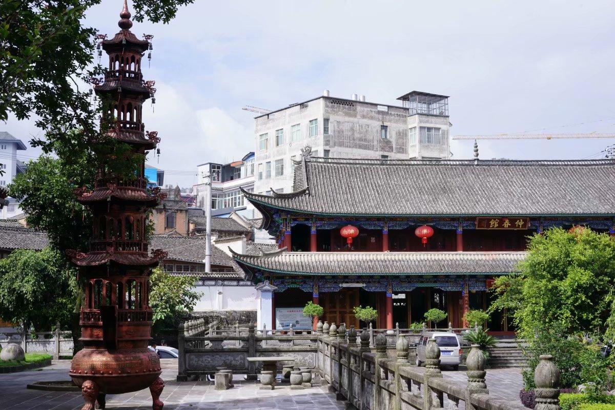 云南滇西旅游攻略_云南滇西旅游線路_滇西旅游攻略七天